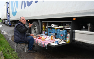 Picnic lorry.PNG