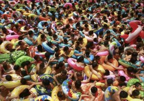 china-crowded-pool-0[10].jpg