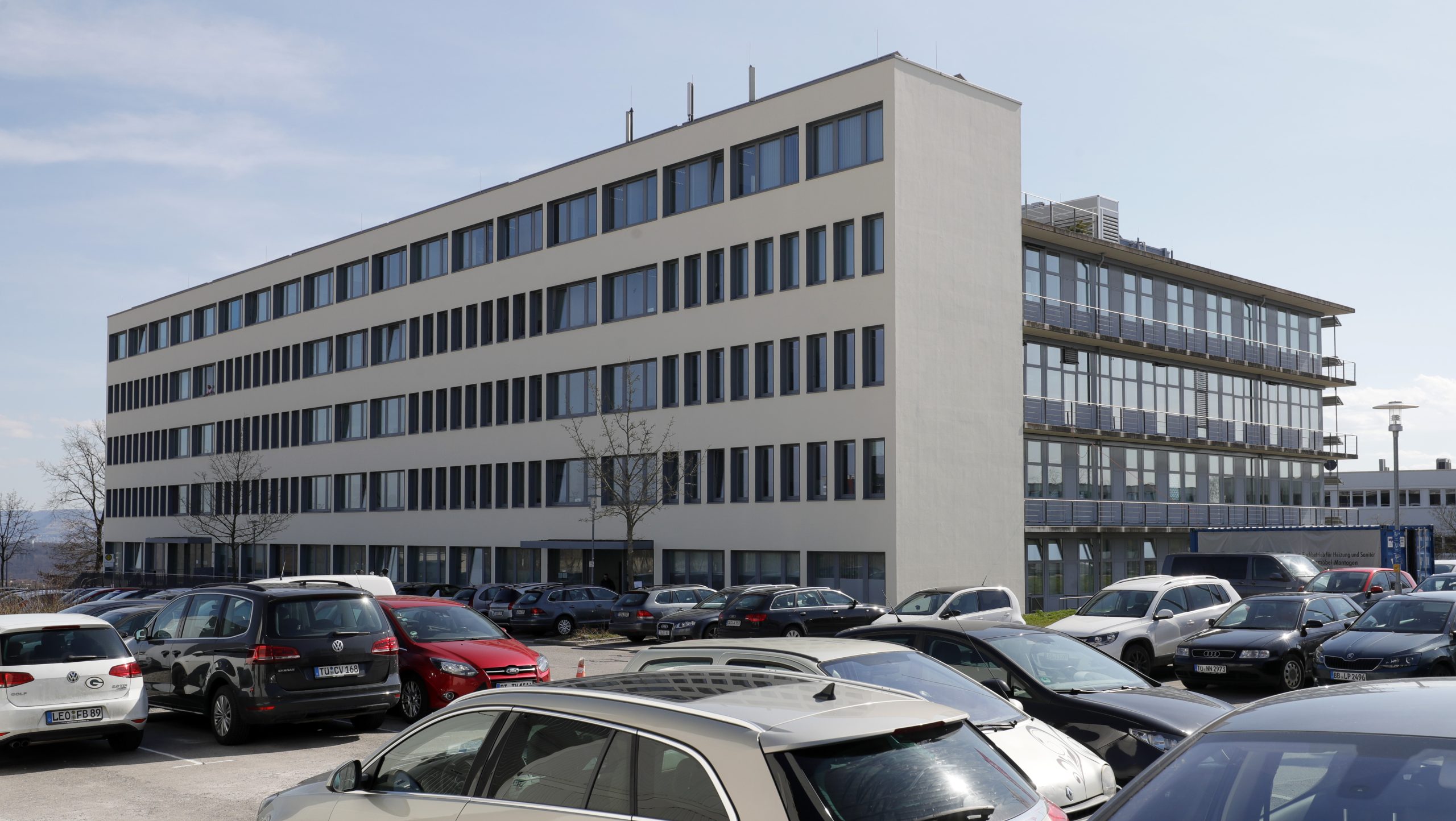 www.euractiv.com