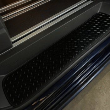 VW Multivan California Ocean/Coast (T7) Step Mats - Diamond Rubber (2025>)